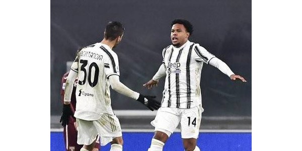 Volba mezi Juventusem a Paulo Dybala